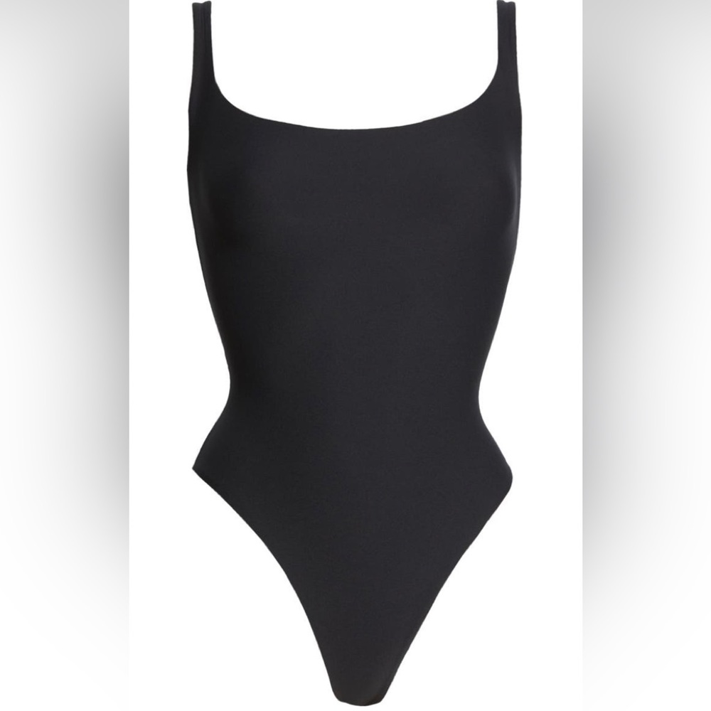 SKIMS NWT Fits Everybody Square Neck Sleeveless Bodysuit